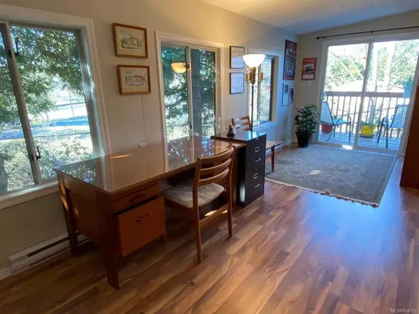 Nanaimo, BC V9R 1N1,80 5th St #25