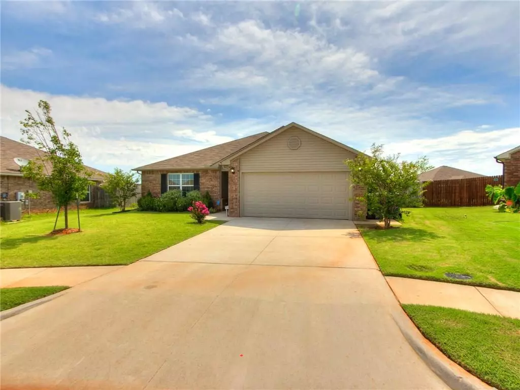 Yukon, OK 73099,2704 Red Pine Circle