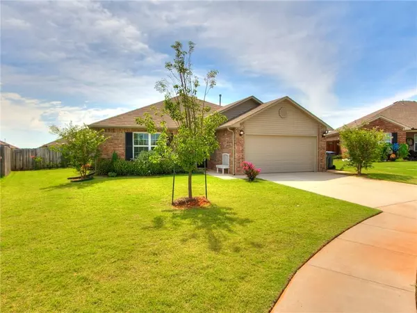 Yukon, OK 73099,2704 Red Pine Circle