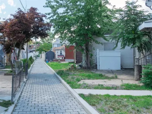 Brooklyn, NY 11235,4 Lake AVE