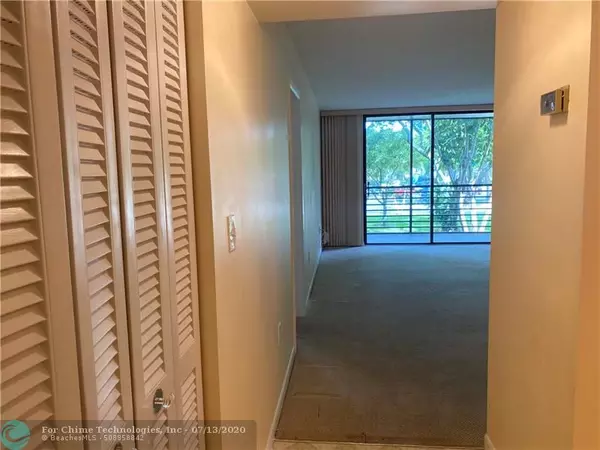 Pembroke Pines, FL 33026,1000 Colony Point Cir  #205