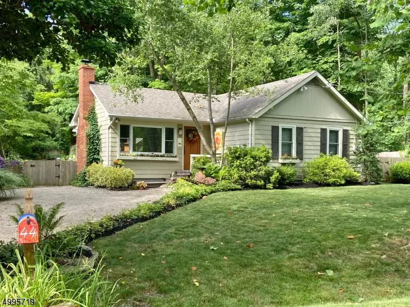 44 Water Street, Tewksbury Twp., NJ 08833