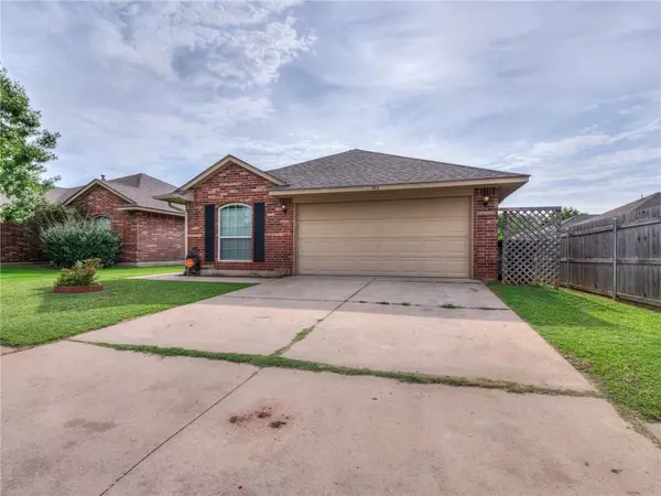 512 Apache Gate Drive, Yukon, OK 73099