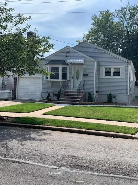 212 Bryson AVE, Staten  Island, NY 10314