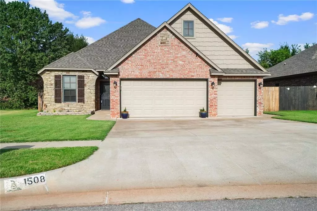 Yukon, OK 73099,1508 Stirrup Way