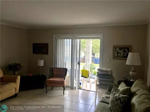 Deerfield Beach, FL 33441,475 SE 8th St  #221