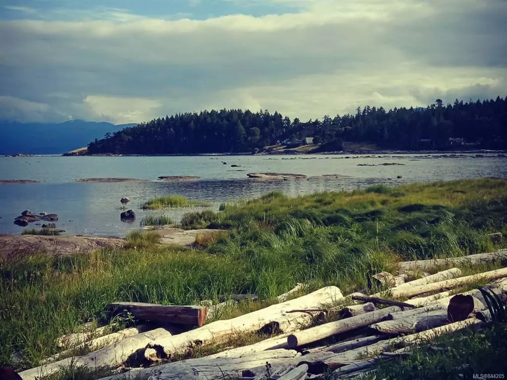 Hornby Island, BC V0R 1Z0,4800 Porpoise Cres