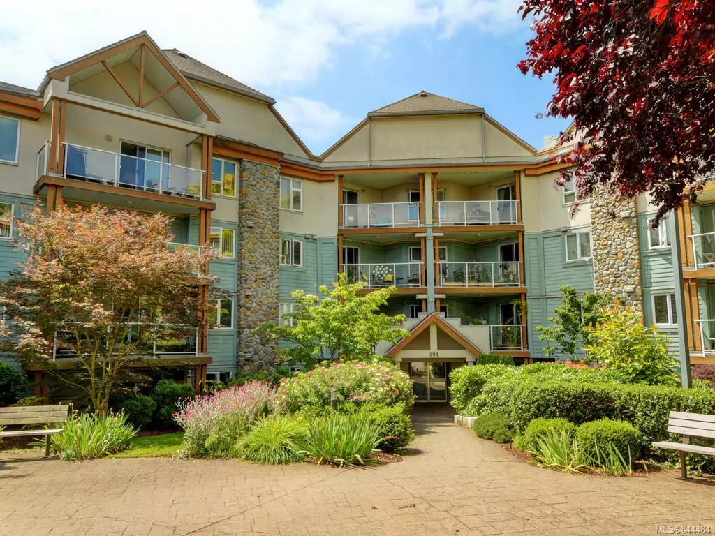 Saanich, BC V8Y 2J5,494 Marsett Pl #106