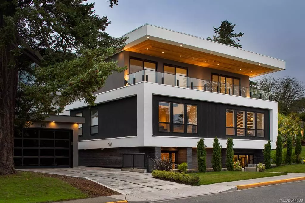 Victoria, BC V8S 1E6,1403 Fairfield Rd