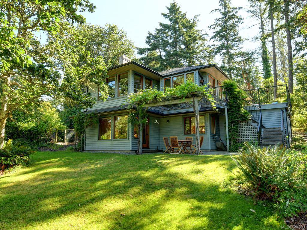 North Saanich, BC V8L 5M7,462 Cromar Rd