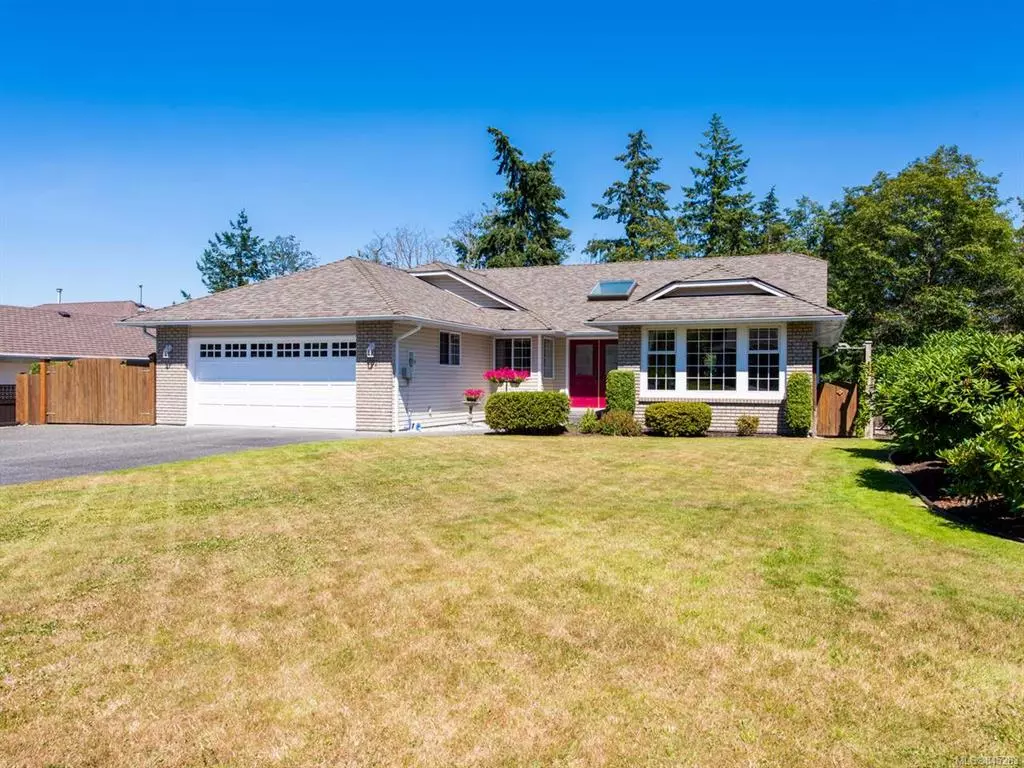 Qualicum Beach, BC V9K 1E1,991 Royal Dornoch Dr