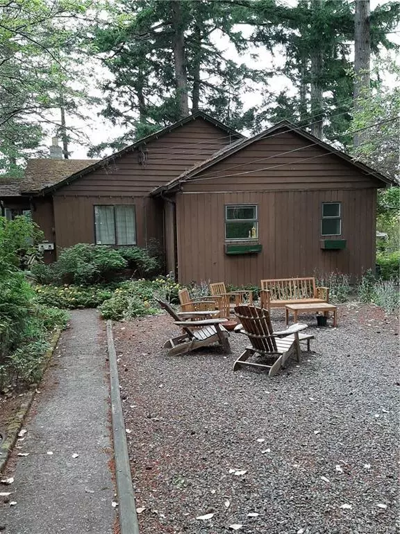 Langford, BC V9B 4G3,2904 Leigh Rd