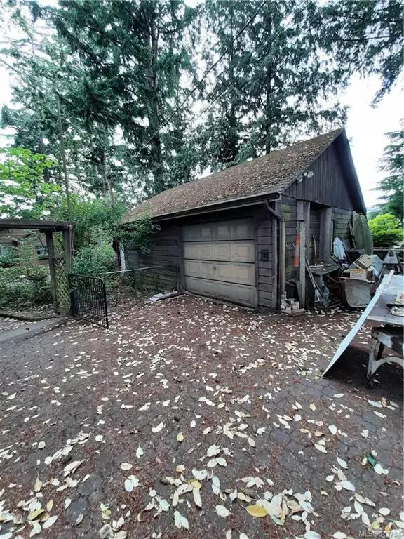 Langford, BC V9B 4G3,2904 Leigh Rd