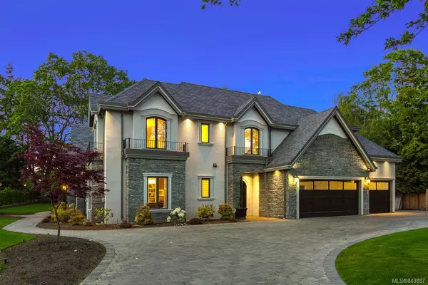 Oak Bay, BC V8R 3P9,2810 Lansdowne Rd