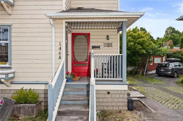 Victoria, BC V8R 1W9,1464 Taunton St