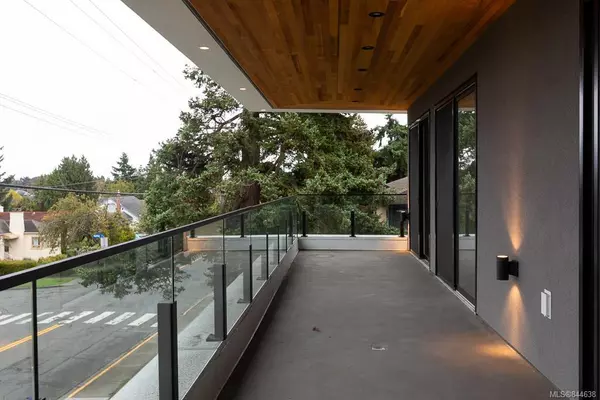 Victoria, BC V8S 1E6,1403 Fairfield Rd
