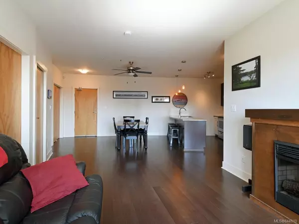 Langford, BC V9B 0H4,2745 Veterans Memorial Pkwy #518