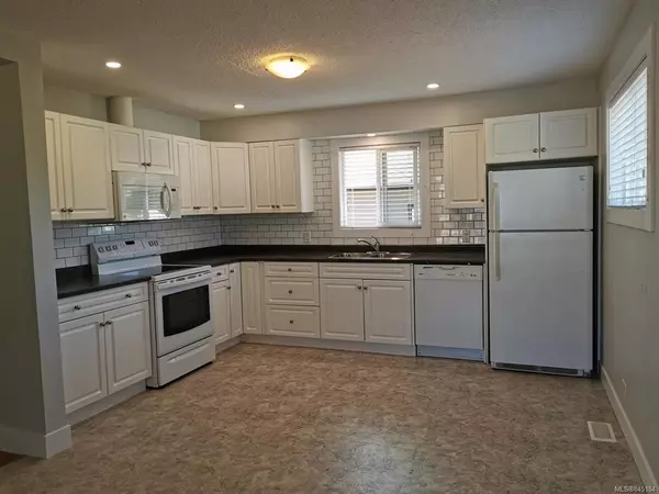 Nanaimo, BC V9R 4C4,415 Stirling Ave