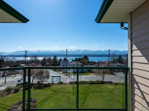 Comox, BC V9M 3M7,1876 Comox Ave #14