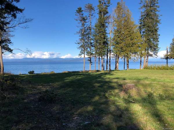 Qualicum Beach, BC,883 Bluffs Dr