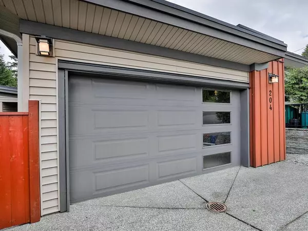 Nanaimo, BC V9R 6S3,204 Westwood Rd