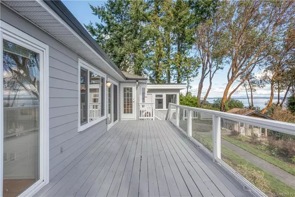 Saanich, BC V8Y 1Z5,5033 Wesley Rd