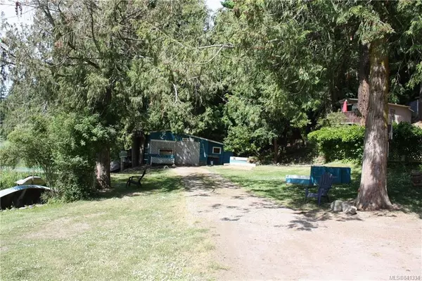 Salt Spring, BC V8K 1M1,1136 North End Rd #16