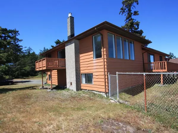 Comox, BC V9M 3W1,396 Curtis Rd