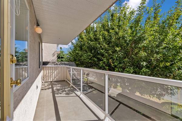 Duncan, BC V9L 3L4,321 McKinstry Rd #202