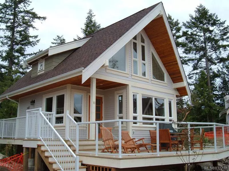 Pender Island, BC V0N 2M1,2315 Mackinnon Rd #18A