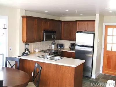Pender Island, BC V0N 2M1,2315 Mackinnon Rd #18A