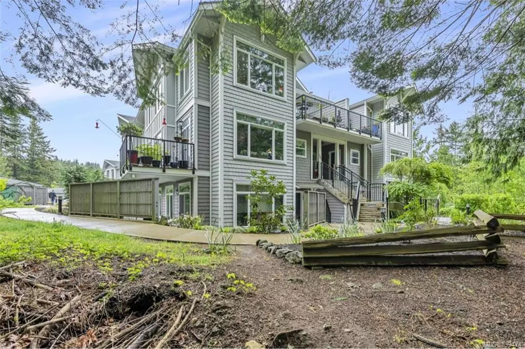 Colwood, BC V9C 2Z9,595 Latoria Rd #303