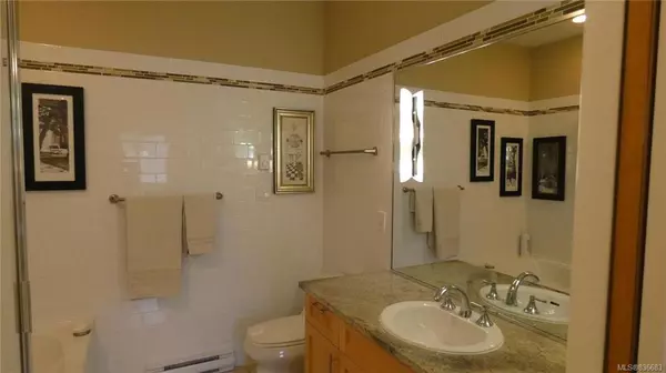 Langford, BC V9B 3E4,769 Arncote Ave #203