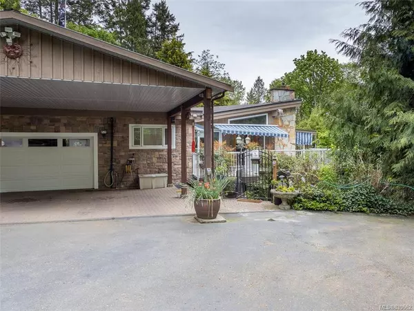 North Saanich, BC V8L 5N6,11015 Larkspur Lane