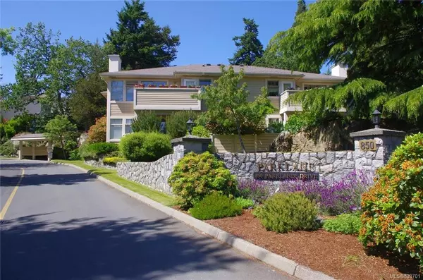 Esquimalt, BC V9A 4L5,850 Parklands Dr #23