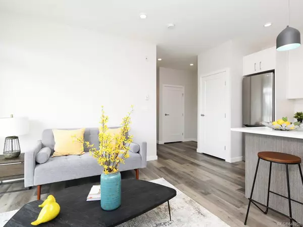 Victoria, BC V8R 1C9,1515 Redfern St #303