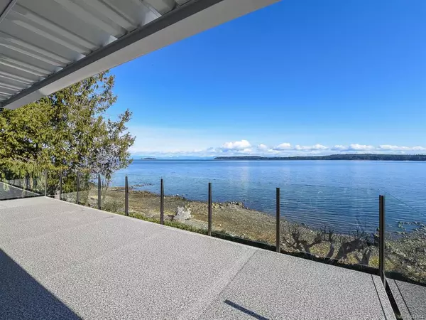 Union Bay, BC V0R 3B0,5668 Island Hwy S