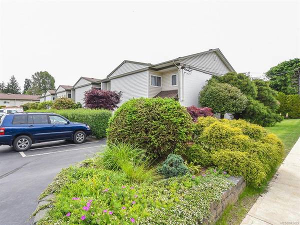 Comox, BC V9M 3H8,1537 Noel Ave #203