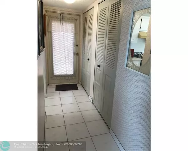 Sunrise, FL 33322,3050 Sunrise Lakes Dr E  #401