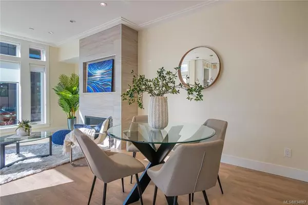 Colwood, BC V9B 1W5,2130 Sooke Rd #301