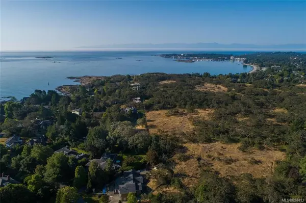 Oak Bay, BC V8R 3N7,3000 Valdez Pl