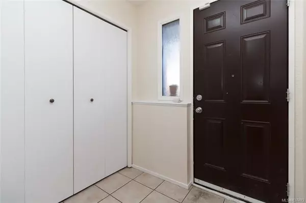 Victoria, BC V8V 1N1,229 Ontario St #305