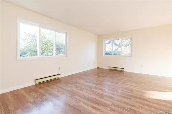 Victoria, BC V8V 1N1,229 Ontario St #305