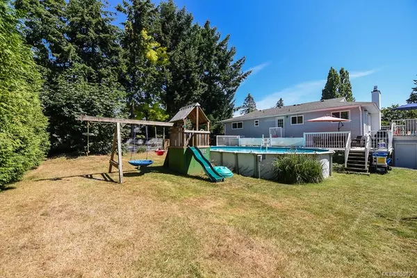 Comox, BC V9M 2L4,1758 Linden Ave