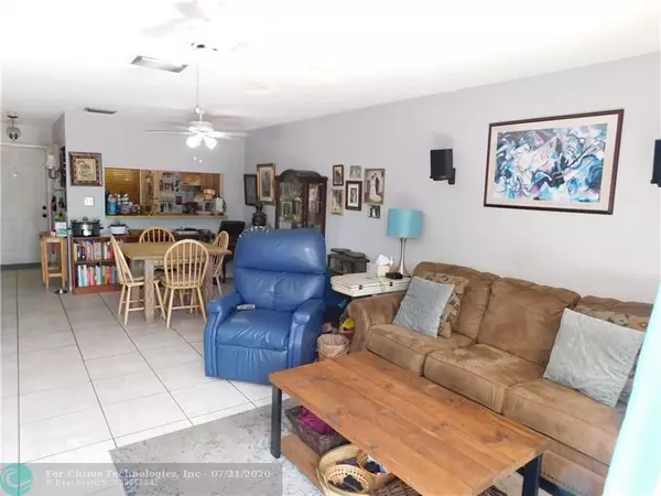 Oakland Park, FL 33309,3070 S Oakland Forest Dr  #303