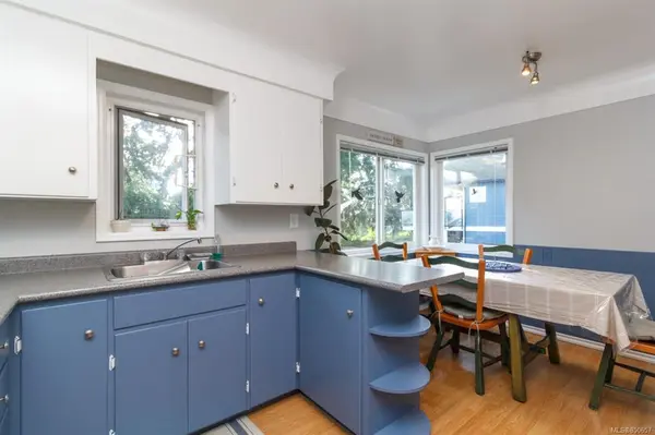 2911 Aprell Pl, Langford, BC V9B 2S1