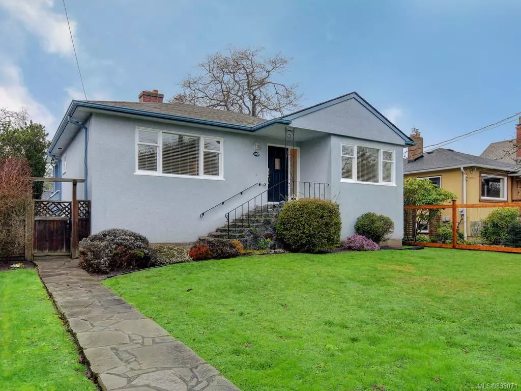 Victoria, BC V8S 4B7,928 Wilmer St