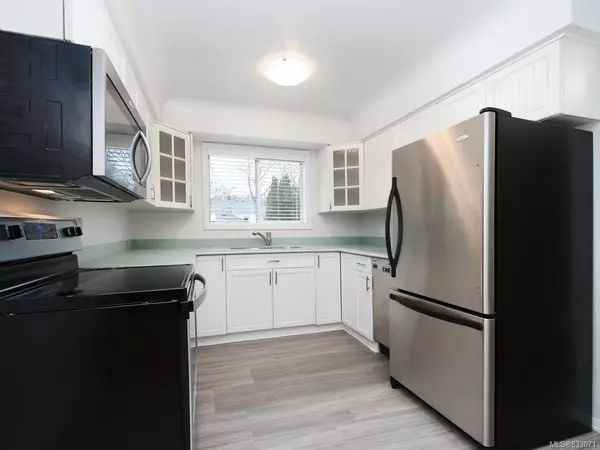 Victoria, BC V8S 4B7,928 Wilmer St