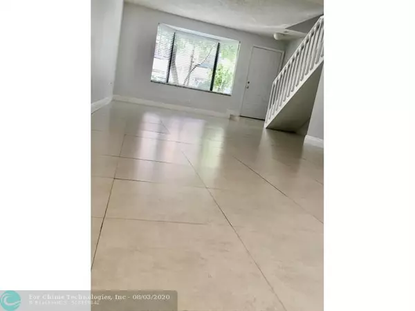 Miami, FL 33156,10174 SW 77th Ct