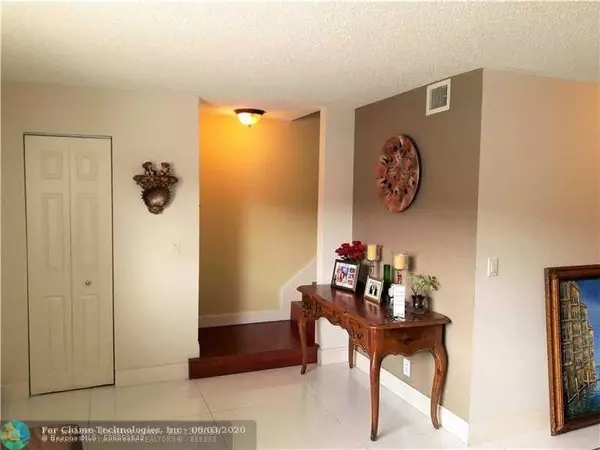 Pompano Beach, FL 33064,3316 Quail Close  #21